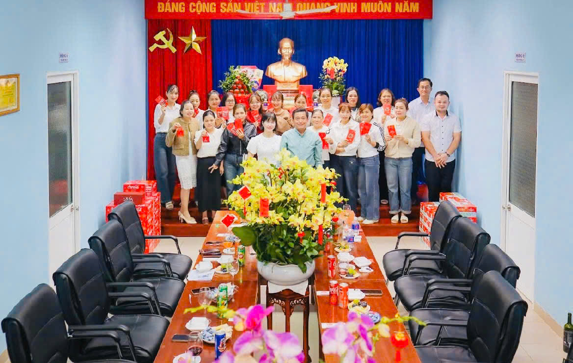 Chụp hình tập thể