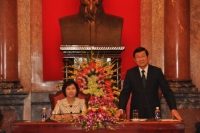 Chủ tịch nước Trương Tấn Sang chúc mừng đoàn doanh nghiệp dệt may tiêu biểu